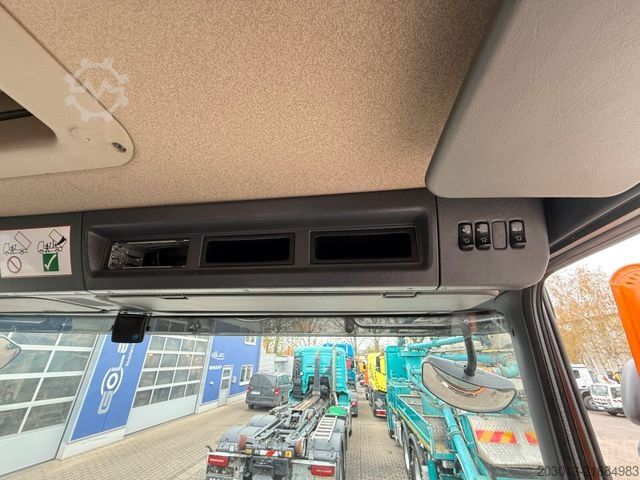 Road sweeper SCANIA G230 Kehrmaschine SCARAB Magnum