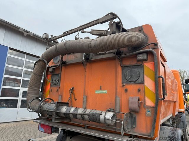 Veegmachine SCANIA G230 Kehrmaschine SCARAB Magnum