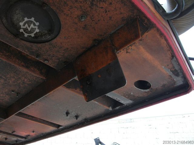 Veegmachine SCANIA G230 Kehrmaschine SCARAB Magnum