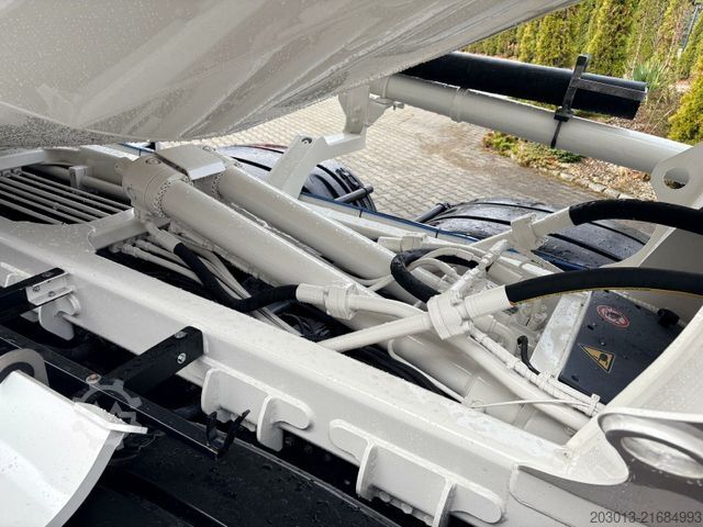 Concrete pump truck MAN TGS 41.470 8x4 EURO6 PUMI CIFA MAGNUM MK28L