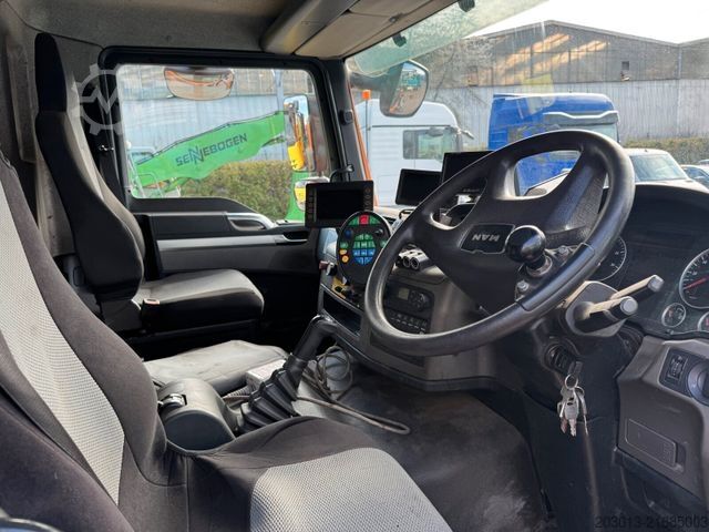 Road sweeper MAN TGM 18.340 HD Kehrmaschine SCARAB Magnum 8,2 m³