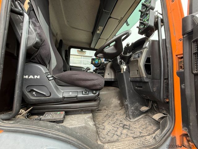 Road sweeper MAN TGM 18.340 HD Kehrmaschine SCARAB Magnum 8,2 m³