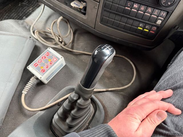 Útseprő gép MAN TGM 18.340 HD Kehrmaschine SCARAB Magnum 8,2 m³