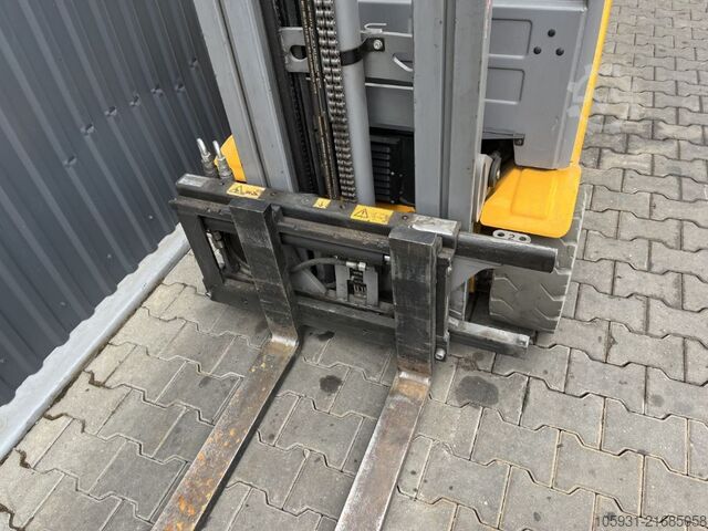 Elektromos háromkerekű targonca Jungheinrich EFG216k