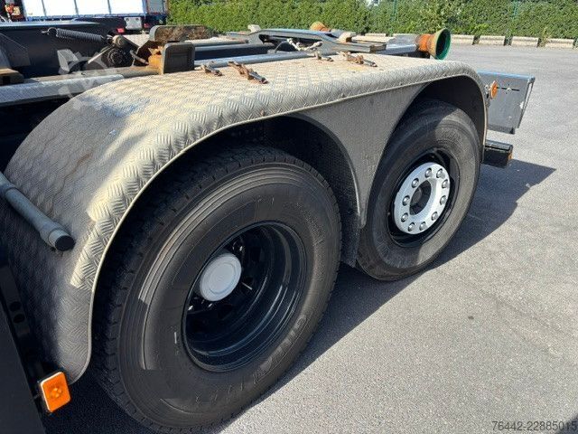 Kamion s kipom s pomičnim kontejnerom VOLVO FH420-6X2/4-MOTORSEITIG-KFZ BRIEF-TOP