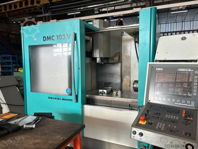 κατακόρυφο κέντρο κατεργασίας Deckel Maho DMC 103 V