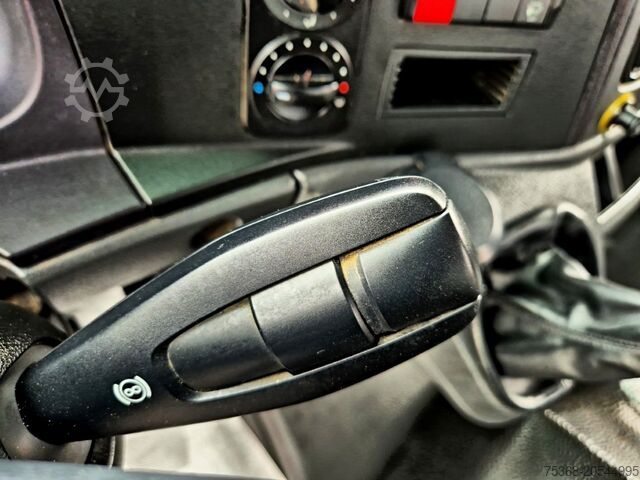 CIĘŻARÓWKA Z DŹWIGEM I WYWROTKĄ Mercedes-Benz ATEGO 1323 K