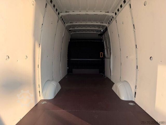 Karavan sa visokim krovom Iveco Daily 35S18 HA8 *R4.100mm*Automatik*Kamera*ACC*