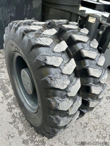 Komatsu PW148-11E0 Komatsu PW148-11E0