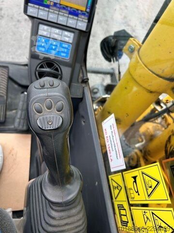 Komatsu PW148-11E0 Komatsu PW148-11E0