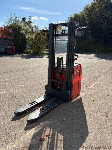 Viljuљkar Linde L 14 Deichselstapler