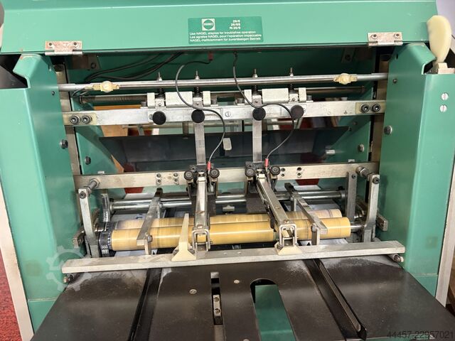 Système de finition de documents Nagel Foldnak 2