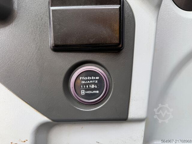 Escavatore cingolato Hyundai R320 NLC-7A Kettenbagger OQ80