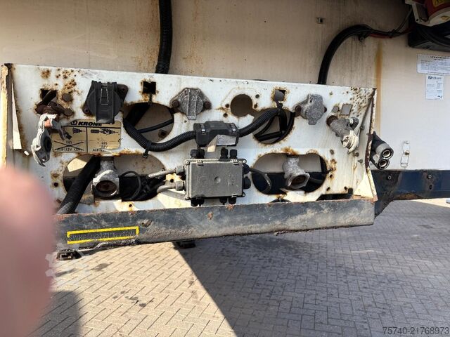 Koel-vriestransport Krone SDR27 + CARRIER MAXIMA 1300 + STUURAS