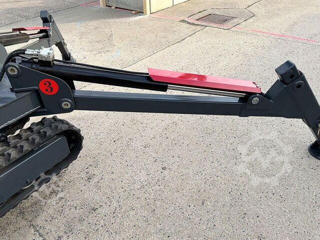 Gru cingolata Tonlita YXC200