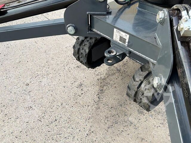 Gru cingolata Tonlita YXC200