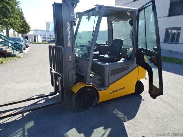 Stivuitor electric cu 4 roți Jungheinrich EFG 425s