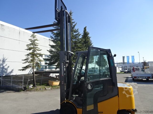 Stivuitor electric cu 4 roți Jungheinrich EFG 425s