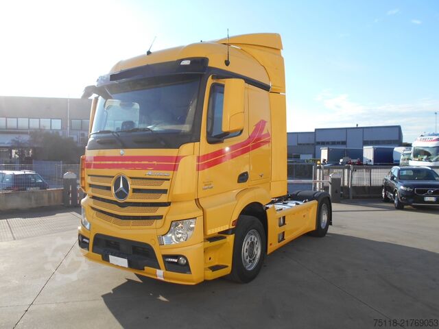 Standard nyergesvontató Mercedes-Benz Actros 1842