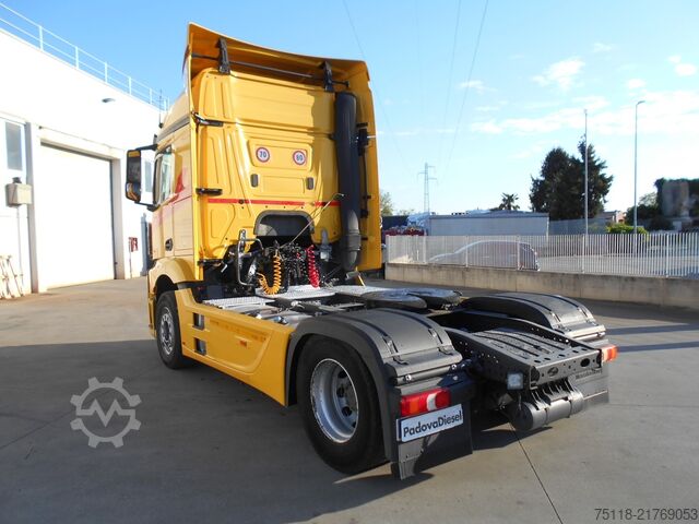 Standard nyergesvontató Mercedes-Benz Actros 1842
