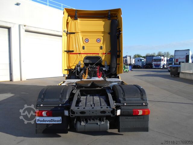 Standard nyergesvontató Mercedes-Benz Actros 1842