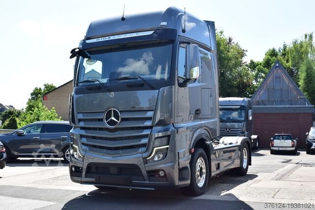 Standardni tegljač mercedes-benz Actros 1863 LS*GIGA SPACE*Standklima*