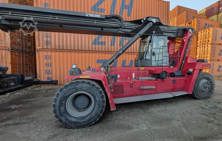 Tömd behållare reachstacker Kalmar DRG100-54S6