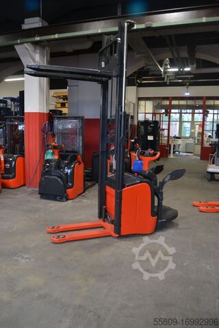 Στοίβαξη παλετών Linde L14AP // HH 3.030 mm / integriertes Ladegerät / Pl