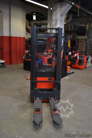 Στοίβαξη παλετών Linde L14AP // HH 3.030 mm / integriertes Ladegerät / Pl