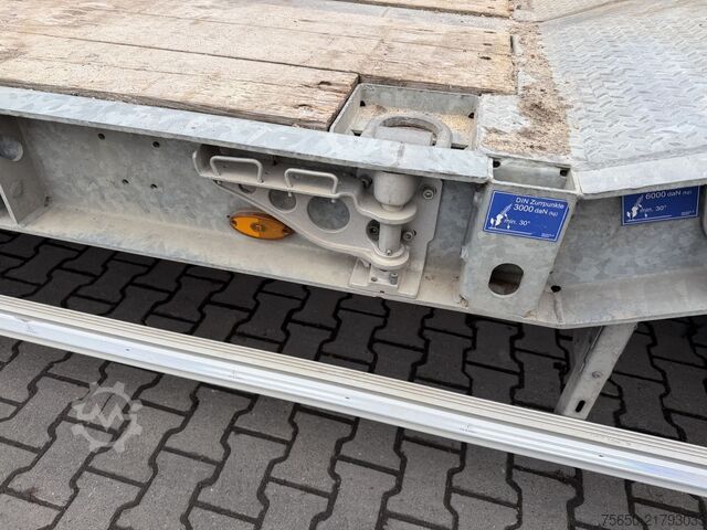 Tieflader Anhänger Humbaur HTD 30  3 Achs Tiefladeranhänger, Wenig Benutzt