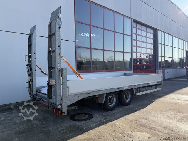 Reboque com plataforma rebaixada Möslein THT 13 Schwebheim  13 t Tandemtieflader