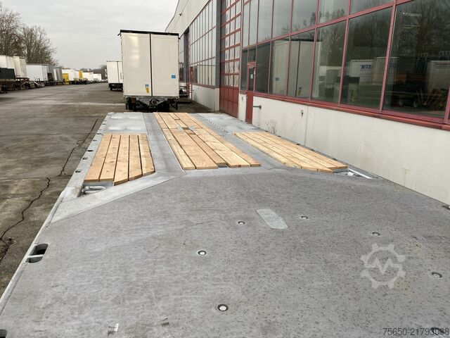 Remorcă cu platformă joasă Möslein T 3-P9,2 OR  3 Achs Tieflader gerader Ladefläche 9 m, Neufahrzeug