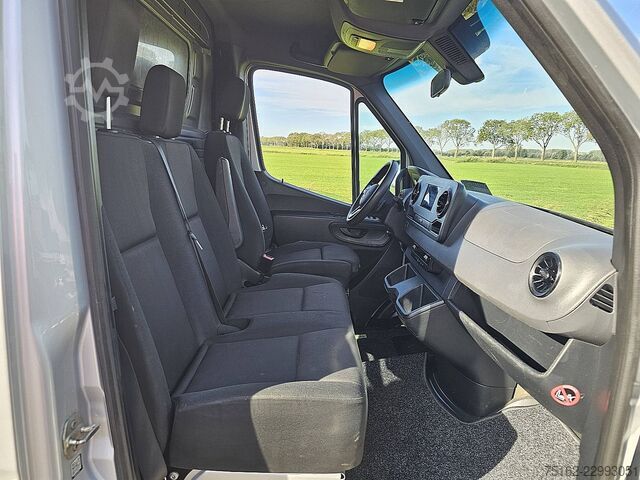 MERCEDES-BENZ SPRINTER 319 L2H2 RWD 3.5t-Trekhaak Automaat 3 Zits Mbux Navi Camera Airco Apple Carpl MERCEDES-BENZ SPRINTER 319 L2H2 RWD 3.5t-Trekhaak Automaat 3 ...