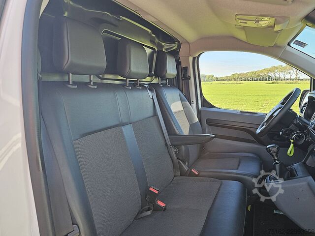 OPEL VIVARO 1.5 L3 XL NAP Euro6 Airco Trekhaak Imperiaal Oh-Historie 3-Zits! OPEL VIVARO 1.5 L3 XL NAP Euro6 Airco Trekhaak Imper...