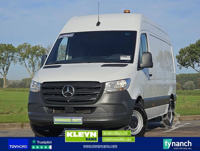 MERCEDES-BENZ SPRINTER 317 L2H2 RWD Automaat Mbux Camera 3 Zits Airco Apple Carplay Euro6 170 PK! MERCEDES-BENZ SPRINTER 317 L2H2 RWD Automaat Mbux Camera 3 Zi...