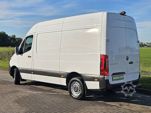 MERCEDES-BENZ SPRINTER 317 L2H2 RWD Automaat Mbux Camera 3 Zits Airco Apple Carplay Euro6 170 PK! MERCEDES-BENZ SPRINTER 317 L2H2 RWD Automaat Mbux Camera 3 Zi...