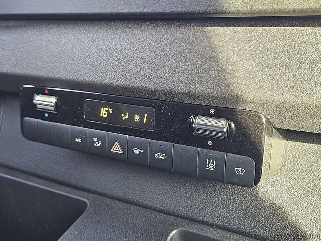 MERCEDES-BENZ SPRINTER 317 L2H2 RWD Automaat Mbux Camera 3 Zits Airco Apple Carplay Euro6 170 PK! MERCEDES-BENZ SPRINTER 317 L2H2 RWD Automaat Mbux Camera 3 Zi...