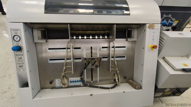 Mașină de broșat perfect Heidelberg Eurobind 1300D