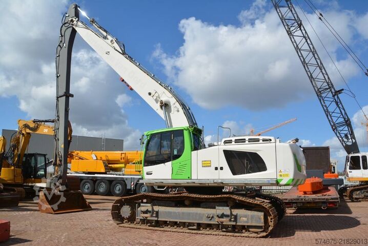 Teleskopik ekskavatör Liebherr R 946 LC-V   Long Reach