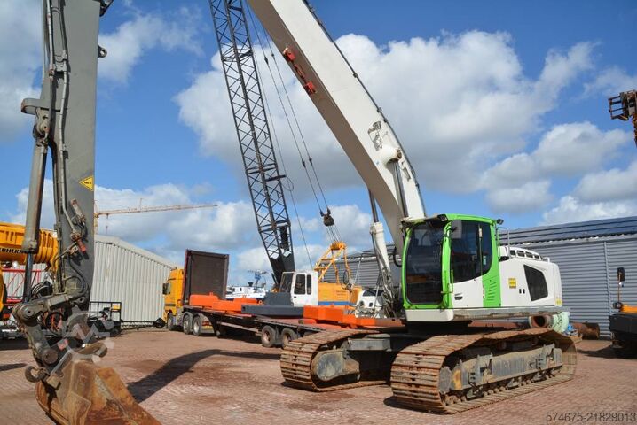 Teleskopik ekskavatör Liebherr R 946 LC-V   Long Reach