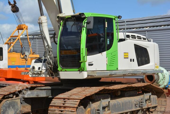 Teleskopik ekskavatör Liebherr R 946 LC-V   Long Reach