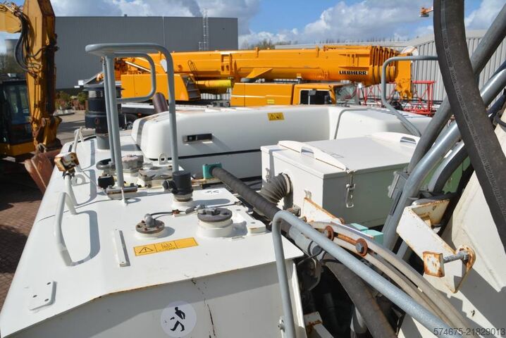 Teleskopik ekskavatör Liebherr R 946 LC-V   Long Reach
