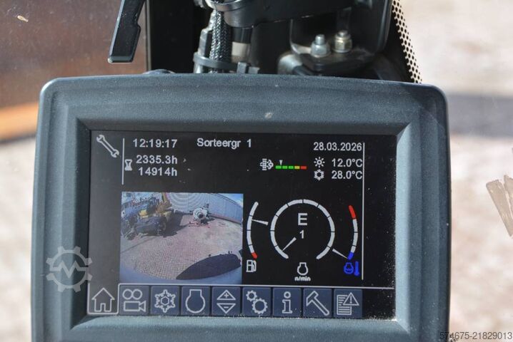 Teleskopik ekskavatör Liebherr R 946 LC-V   Long Reach