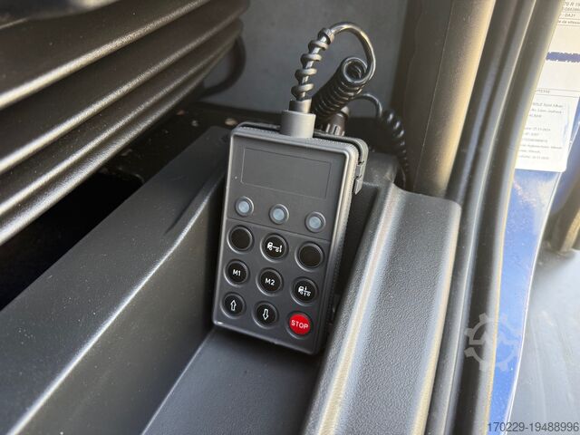 Autocarro con cassone Iveco EUROCARGO 120-220