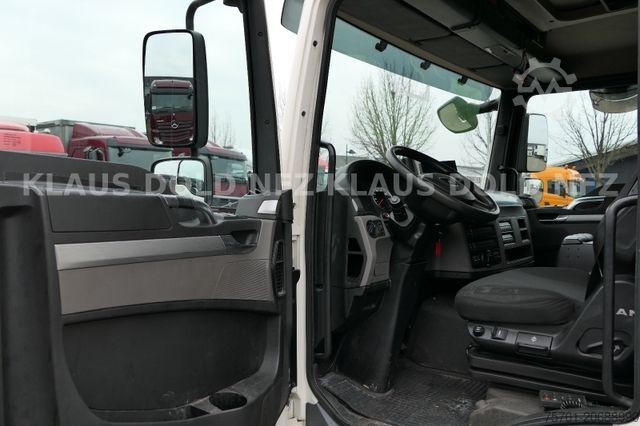 Vrachtwagen met bakwagen MAN TGL 12.250 Koffer 12t Kamera LBW Euro 6