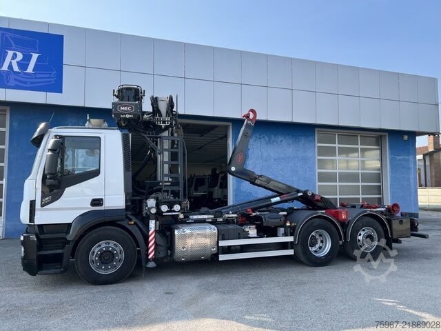 Camion scarrabile con gru Iveco Stralis 480