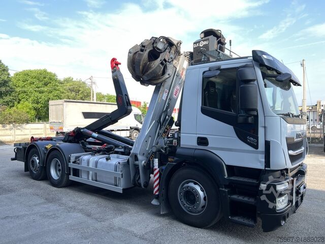 Camion scarrabile con gru Iveco Stralis 480