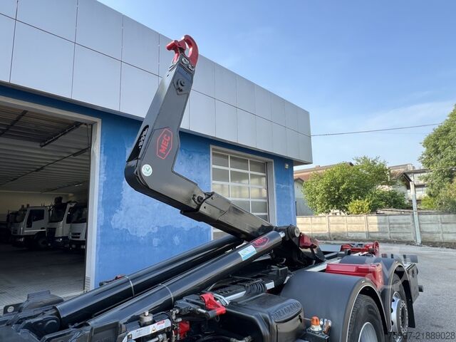 Camion scarrabile con gru Iveco Stralis 480