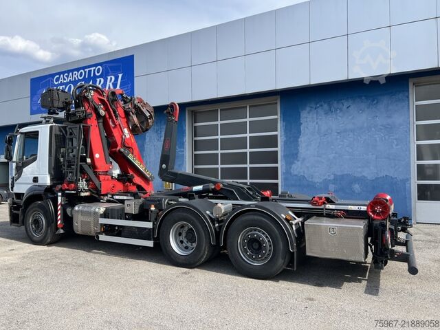 Camion scarrabile con gru Iveco Stralis 480