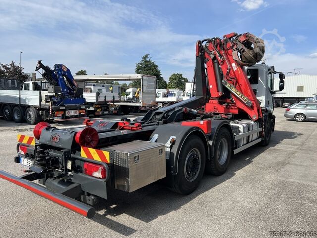 Camion scarrabile con gru Iveco Stralis 480